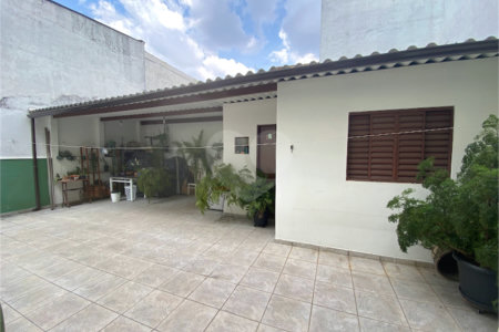Sobrado à venda com 7 quartos, sendo 2 suítes, em Brooklin Paulista, São Paulo, SP