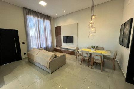 Casa à venda com 3 quartos, sendo 1 suíte, no condomínio Vila Paraty, Indaiatuba - SP