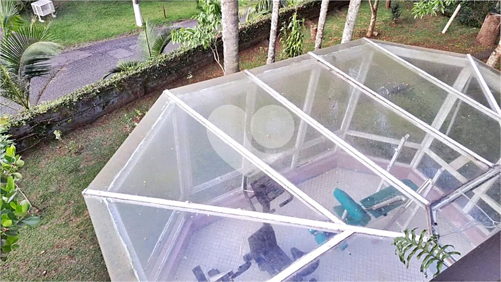 Casa à venda com 6 quartos, sendo 2 suítes, no condomínio Associação Reserva das Hortênsias, Mairiporã - SP