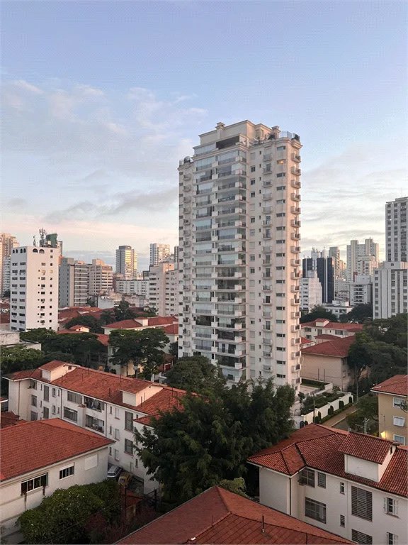 Apartamento à venda com 3 quartos, sendo 1 suíte, em Pinheiros, São Paulo, SP