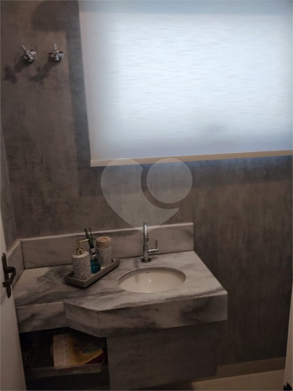 Casa à venda com 3 quartos, sendo 1 suíte,  no condomínio Residencial Jardim das Palmeiras, Vinhedo - SP