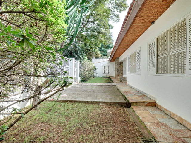 Casa de Vila à venda ou para alugar com 3 suítes em Alto da Boa Vista, São Paulo, SP