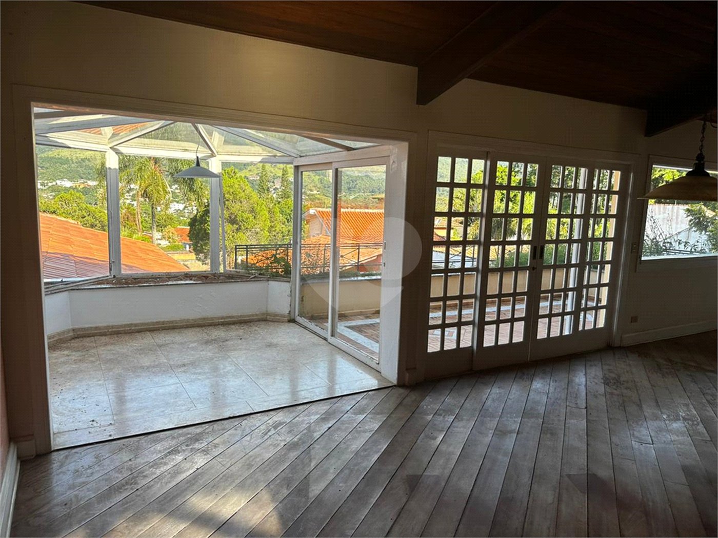 Casa à venda com 4 suítes em Vila Petrópolis, Atibaia, SP