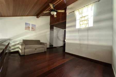 Casa em condomínio à venda com 2 quartos, sendo 1 suíte, em Ogiva, Cabo Frio, RJ