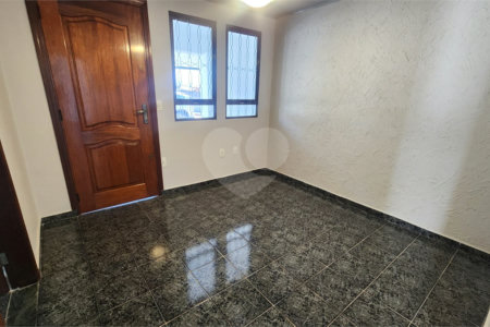 Casa à venda com 3 quartos em Vila Ramaciotti, Valinhos, SP