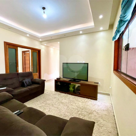 Sobrado à venda com 4 quartos, sendo 1 suíte, em Jardim Santa Bárbara, Sorocaba, SP