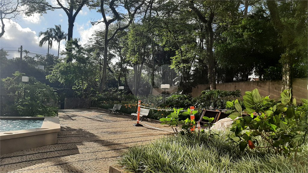 Apartamento à venda com 4 quartos, sendo 1 suíte, em Alto da Boa Vista, São Paulo, SP