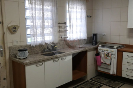 Sobrado à venda com 3 quartos, sendo 1 suíte, em Vila Paulista, São Paulo, SP