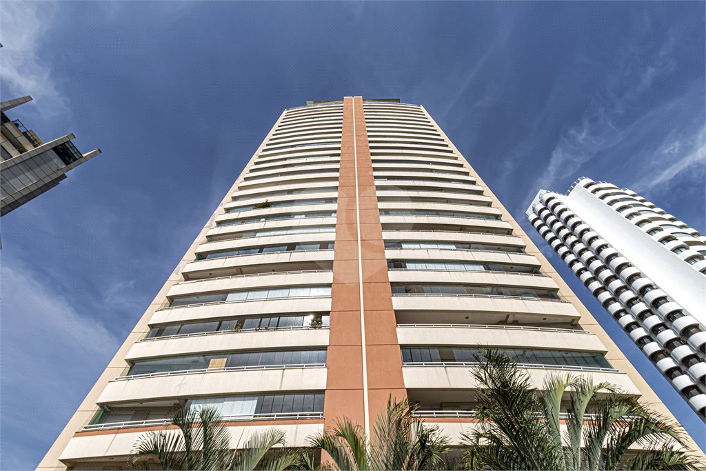 Apartamento à venda com 4 quartos, sendo 3 suítes,  em Real Parque, São Paulo, SP