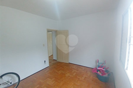 Casa à venda com 3 quartos, sendo 1 suíte,  no Centro, Vinhedo, SP
