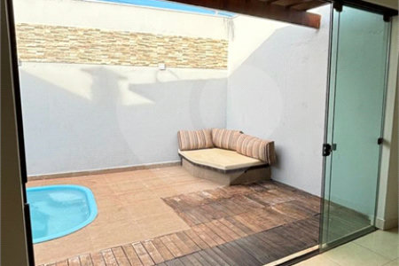 Casa à venda com 3 quartos, sendo 1 suíte, no condomínio Solar das Torres, Cuiabá - MT