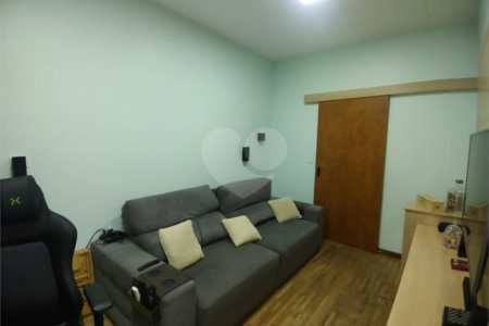 Casa à venda com 2 suítes no condomínio Morada das Hortênsias, São Paulo - SP