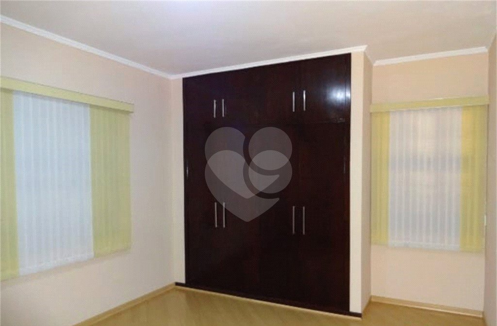 Sobrado à venda com 3 quartos, sendo 1 suíte, em Jardim São Luís, São Paulo, SP