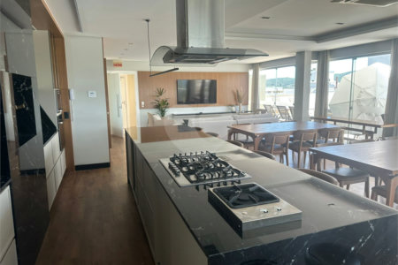 Apartamento à venda ou para alugar com 2 suítes em Itacorubi, Florianópolis, SC