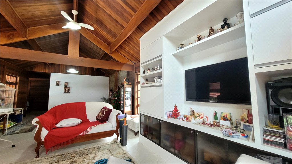 Casa à venda com 3 suítes no condomínio Sausalito, Mairiporã - SP
