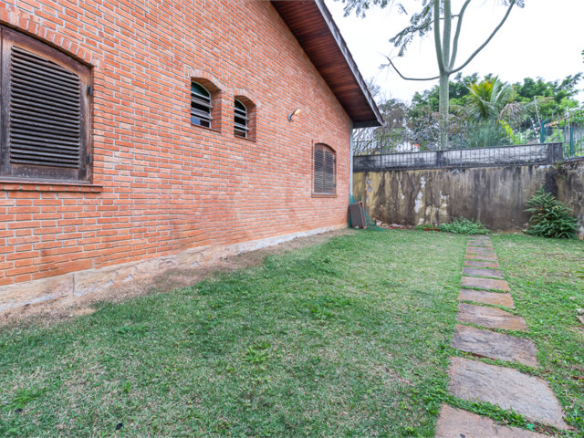 Casa Térrea à venda com 3 suítes em Jardim dos Estados, São Paulo, SP