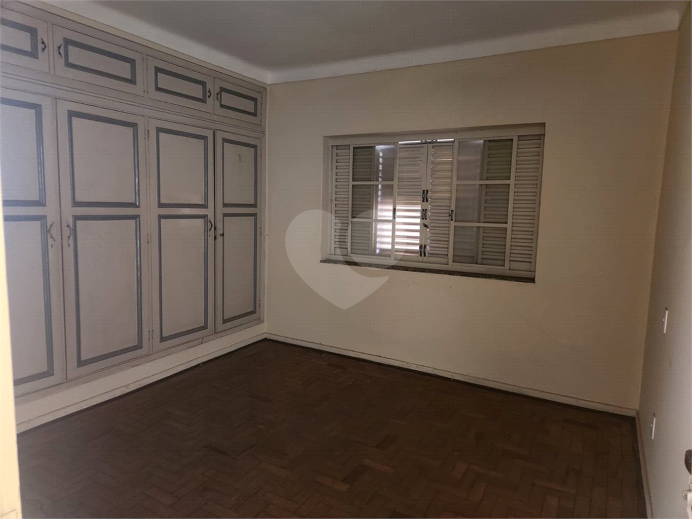 Sobrado à venda com 4 quartos, sendo 1 suíte, no Centro, Araraquara, SP