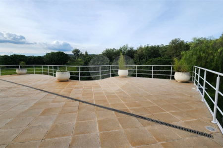 Casa à venda com 5 quartos, sendo 2 suítes, no condomínio Residencial Jardim Primavera, Louveira - SP