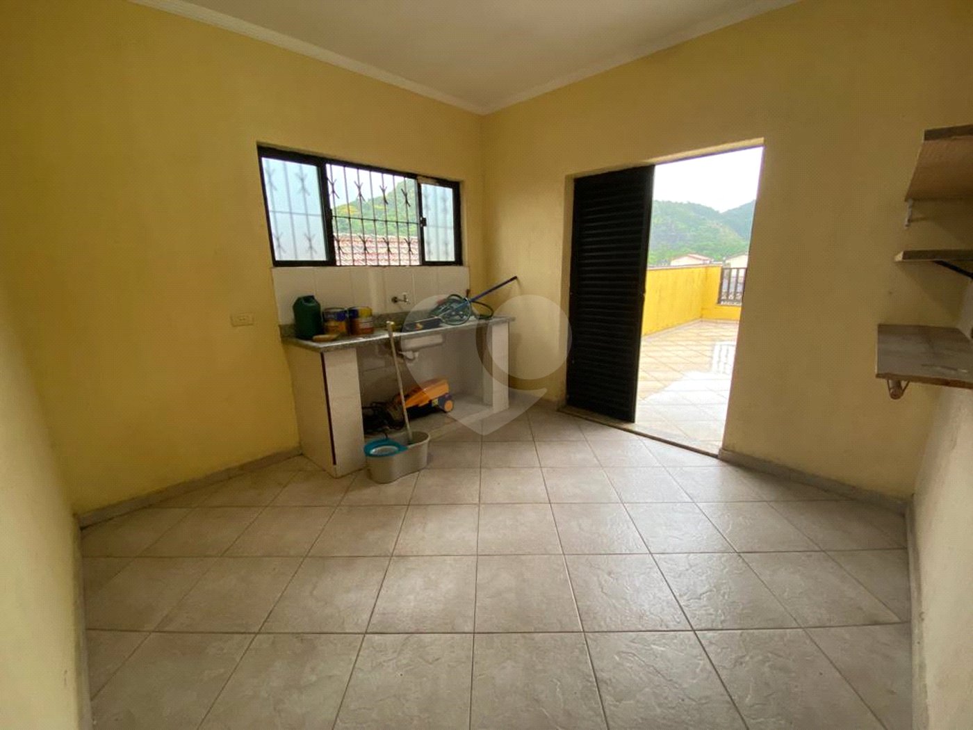 Casa à venda com 3 quartos, sendo 1 suíte, em Vila Valença, São Vicente, SP