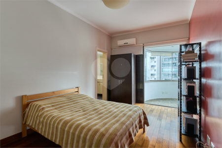 Apartamento à venda com 4 quartos, sendo 3 suítes, em Campo Belo, São Paulo, SP