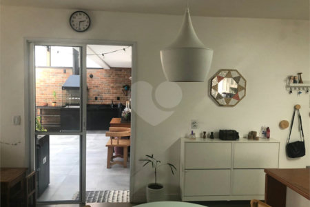 Apartamento à venda com 3 quartos, sendo 1 suíte, em Jardim Parque Morumbi, São Paulo, SP