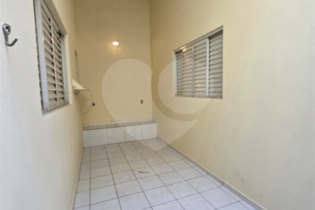 Casa à venda com 3 quartos, sendo 2 suítes, em Jardim Santo Antônio, Valinhos, SP