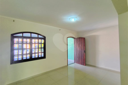 Sobrado à venda com 3 quartos, sendo 1 suíte,  em Jardim Alice, Indaiatuba, SP