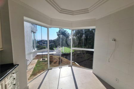 Casa à venda com 3 suítes no condomínio Estância Marambaia, Vinhedo - SP