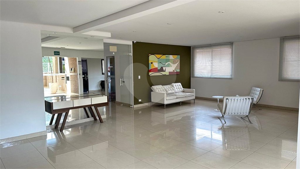 Apartamento à venda com 3 quartos, sendo 1 suíte, em Vila Santa Teresa, Santo André, SP