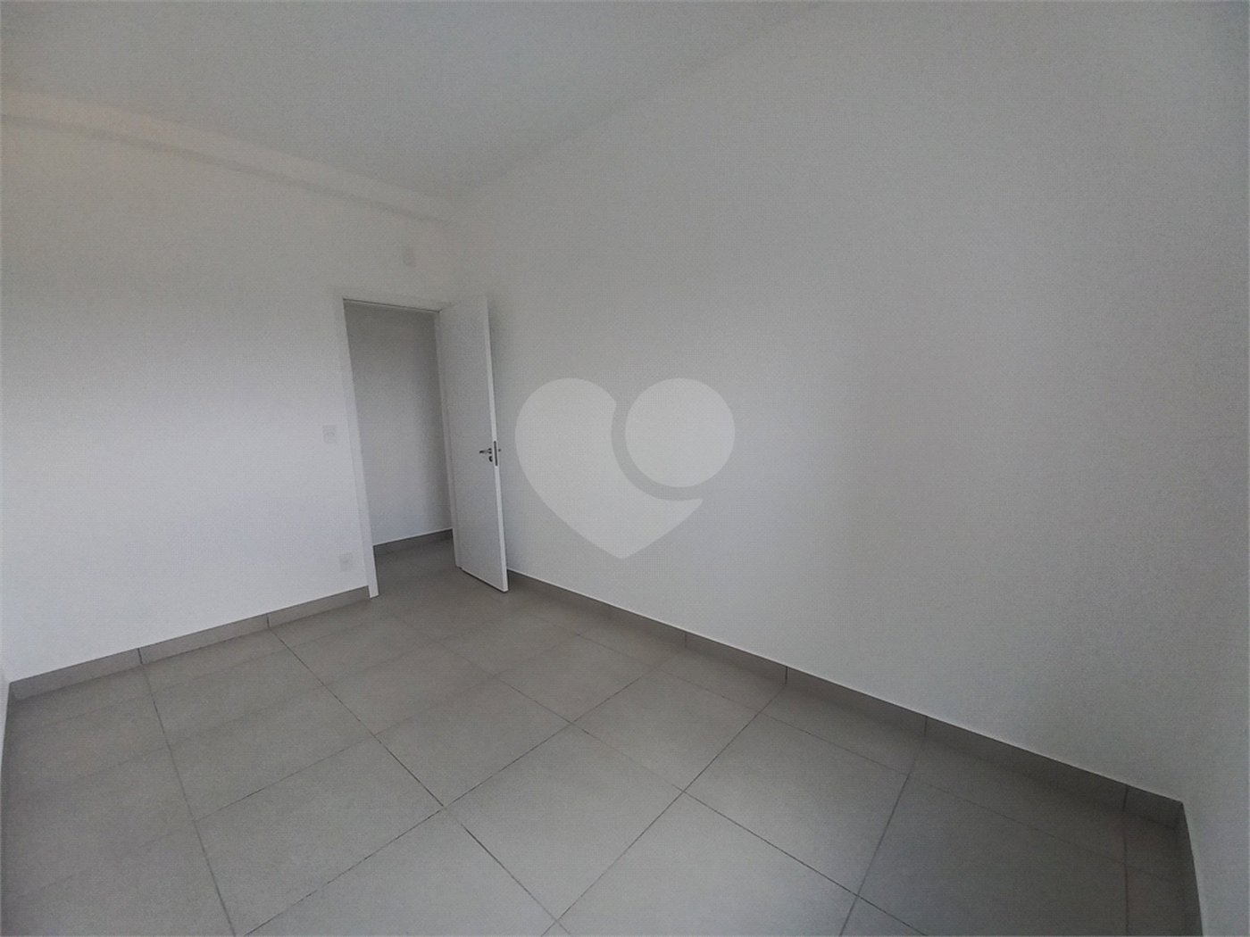 Apartamento à venda com 2 quartos, sendo 1 suíte,  em Além Ponte, Sorocaba, SP