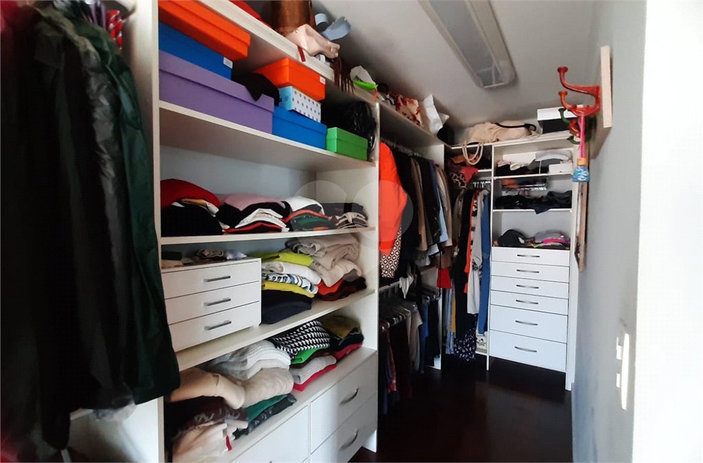 Casa à venda ou para alugar com 4 quartos, sendo 2 suítes, em City América, São Paulo, SP