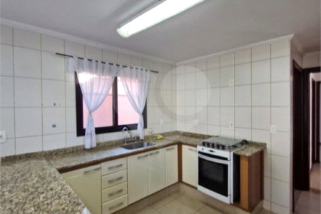 Casa à venda ou para alugar com 3 quartos, sendo 1 suíte, no condomínio Recanto dos Paturis, Vinhedo - SP