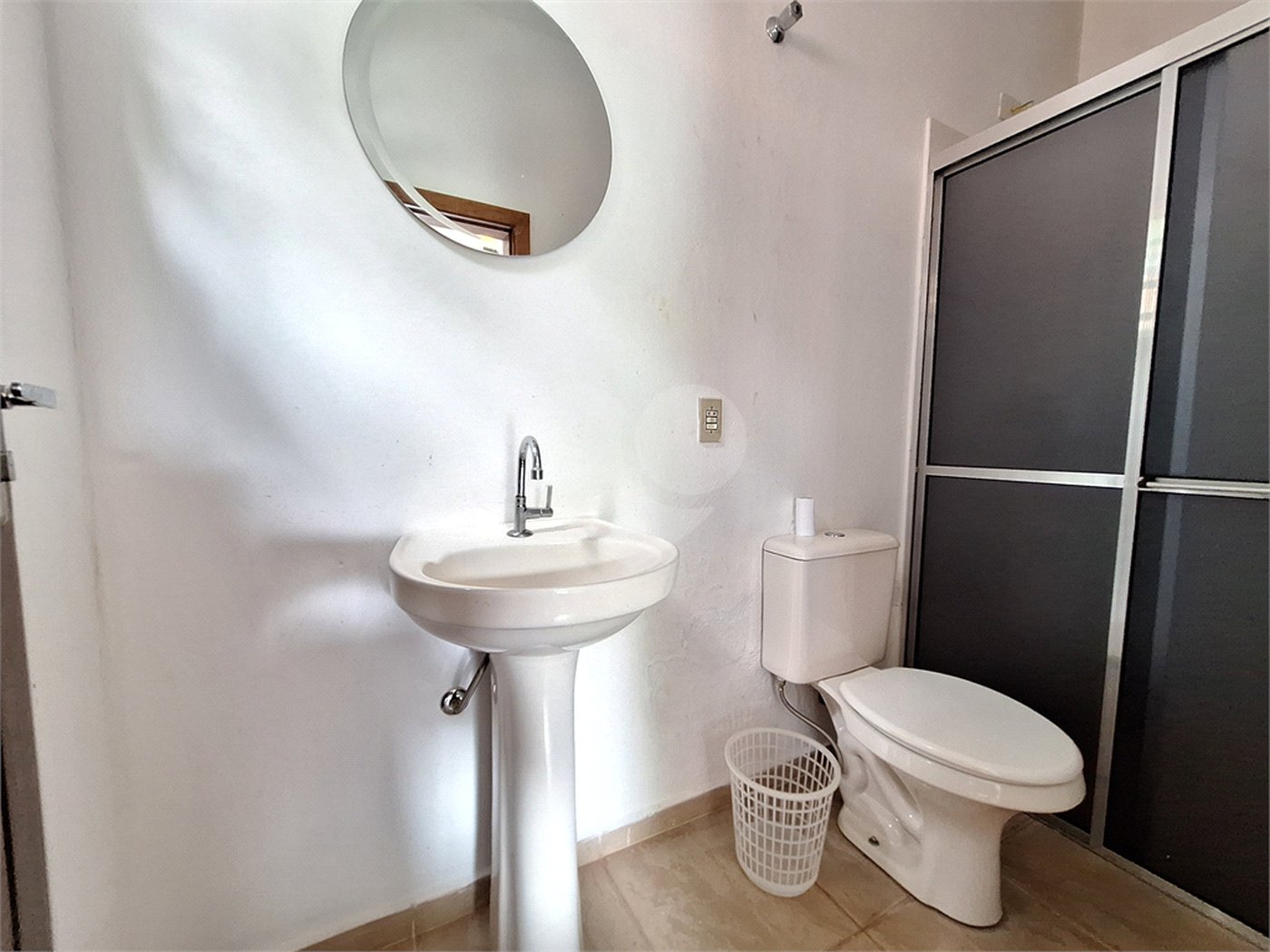 Casa à venda com 7 quartos, sendo 3 suítes, no condomínio Chacaras do Lago, Vinhedo - SP