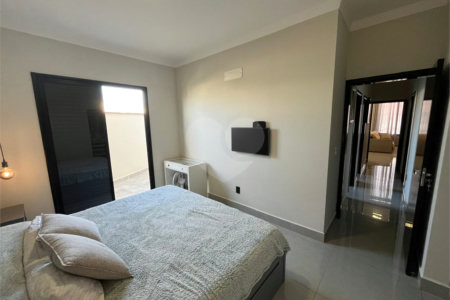 Casa à venda com 3 quartos, sendo 1 suíte, no condomínio Vila Paraty, Indaiatuba - SP