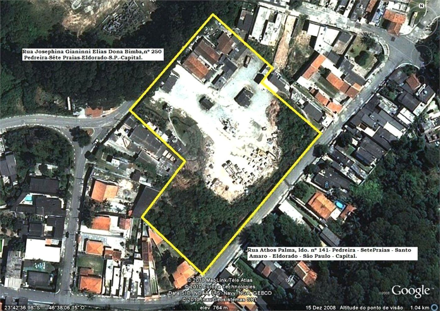 Terreno plano, com 12.000 M² disponivel para construção. Venha fazer uma visita.