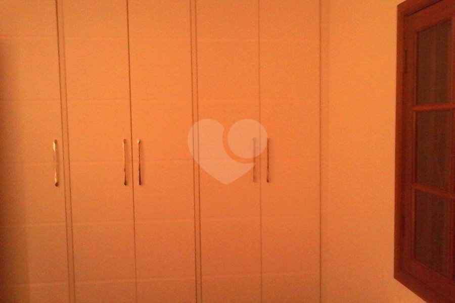 CASA TÉRREA ASSOBRADADA A VENDA NO TREMEMBÉ - 4 DORMS (2 SUÍTES), CHURRASQUEIRA E 4 VAGAS DE GARAGEM