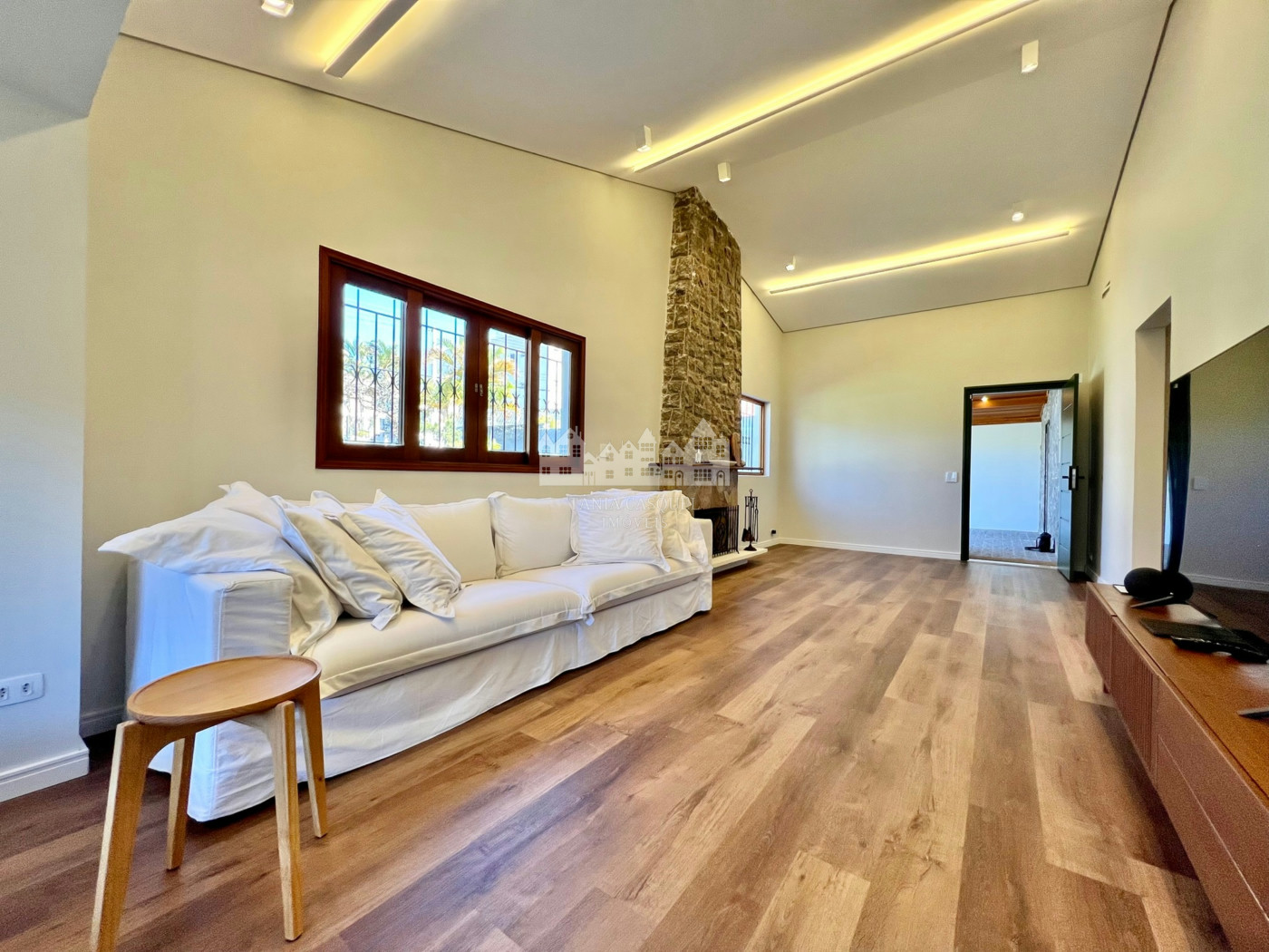 Casa Térrea à venda com 5 quartos, sendo 3 suítes, em Vila Esperia Ou Giglio, Atibaia, SP