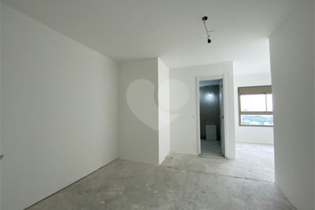 Apartamento à venda com 4 quartos, sendo 2 suítes,  em Perdizes, São Paulo, SP