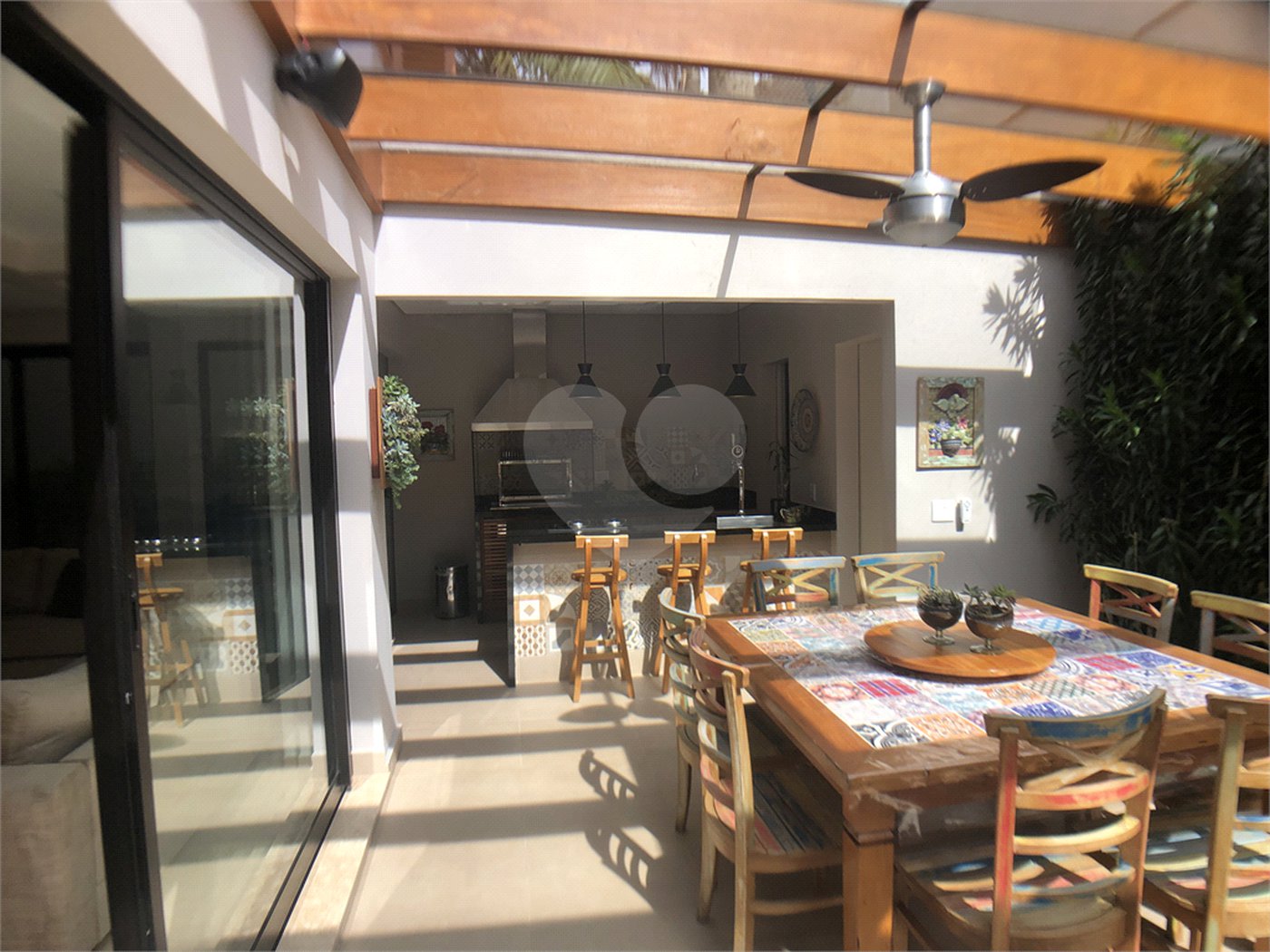 Casa à venda com 4 suítes no condomínio Residencial Floresta, São Paulo - SP