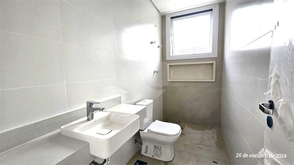 Casa à venda com 4 suítes no condomínio Vila Arese, São Paulo - SP