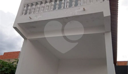 Casa à venda com 2 quartos, sendo 1 suíte,  no Centro, Mairinque, SP
