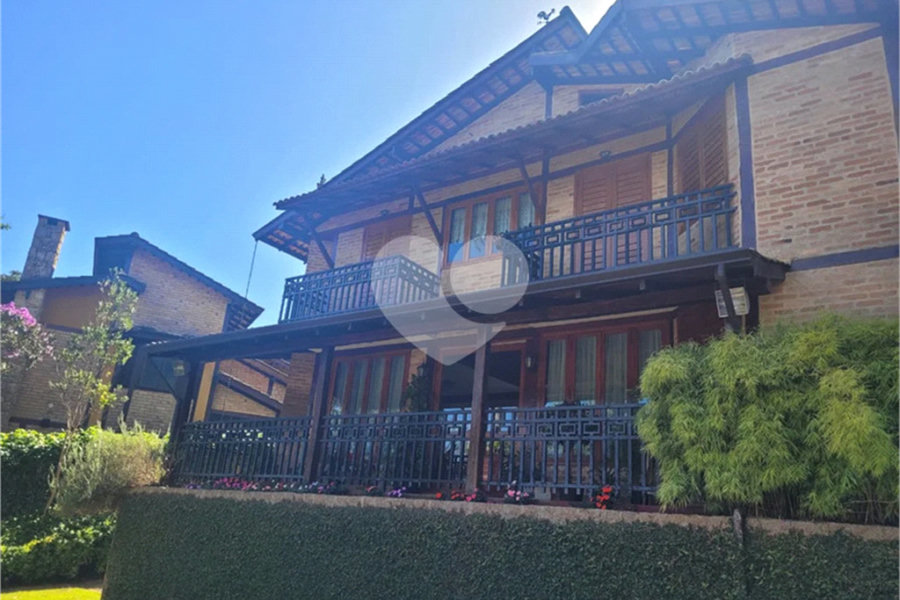 Casa à venda com 3 quartos, sendo 1 suíte,  no condomínio Residencial Bosque da Serra, Mairiporã - SP