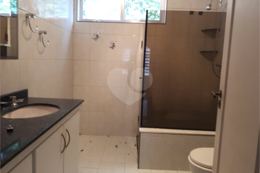 Sobrado à venda com 5 quartos, sendo 3 suítes, em Tremembé, São Paulo, SP