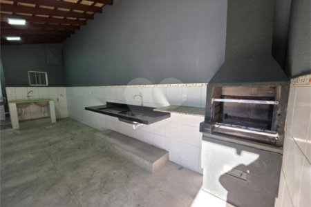 Casa à venda com 3 quartos, sendo 1 suíte, no condomínio Residencial Jardim das Palmeiras, Vinhedo - SP