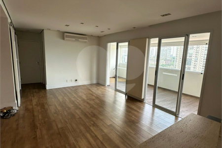 Apartamento à venda com 3 quartos, sendo 1 suíte, em Brooklin Paulista, São Paulo, SP