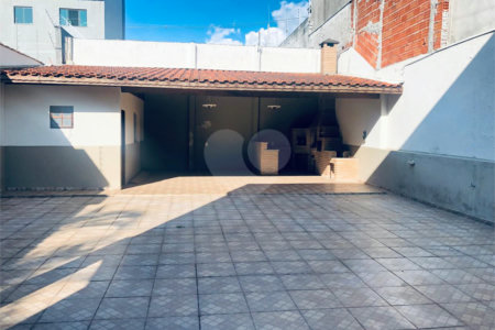 Sobrado à venda com 4 quartos, sendo 2 suítes,  em Vila Oliveira, Mogi das Cruzes, SP