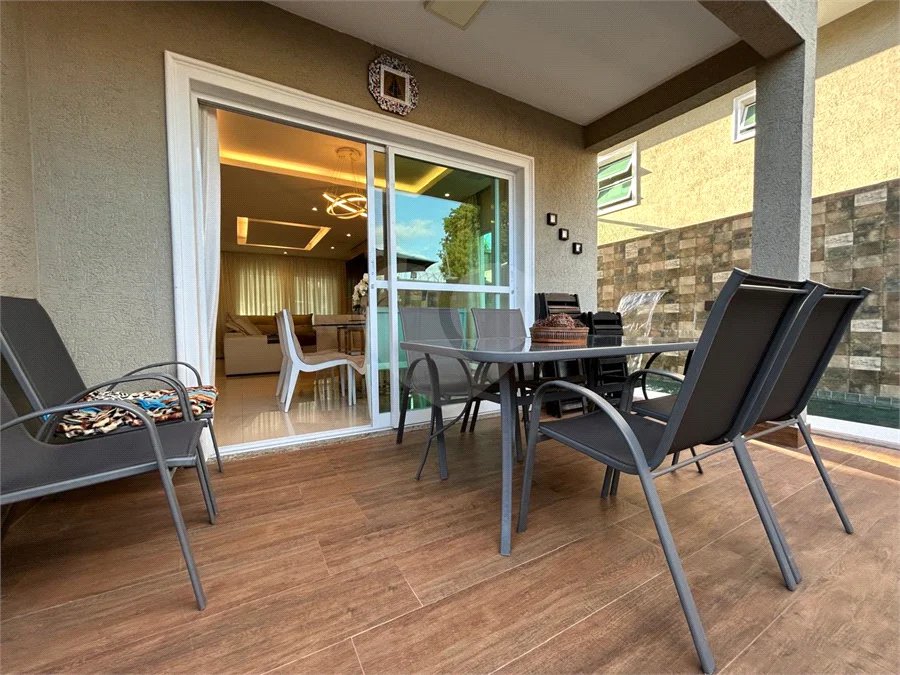 Casa à venda com 4 suítes no condomínio Residencial Jabuticabeiras, São Paulo - SP