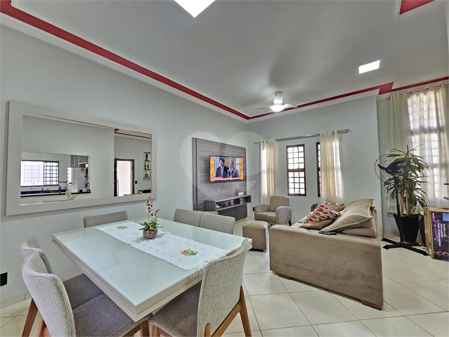 Casa à venda com 3 quartos, sendo 1 suíte,  em Jardim Jóquei Clube, Ribeirão Preto, SP