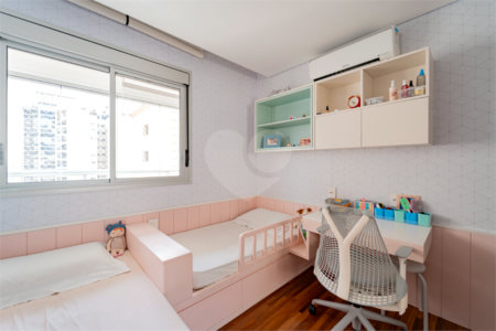 Apartamento à venda com 3 suítes em Campo Belo, São Paulo, SP