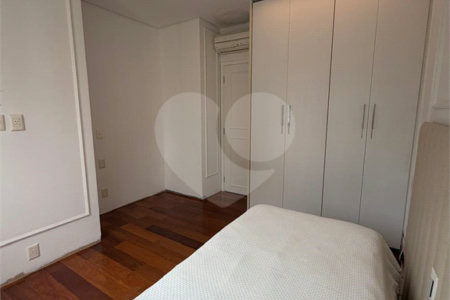 Apartamento à venda com 4 quartos, sendo 3 suítes, em Itaim Bibi, São Paulo, SP